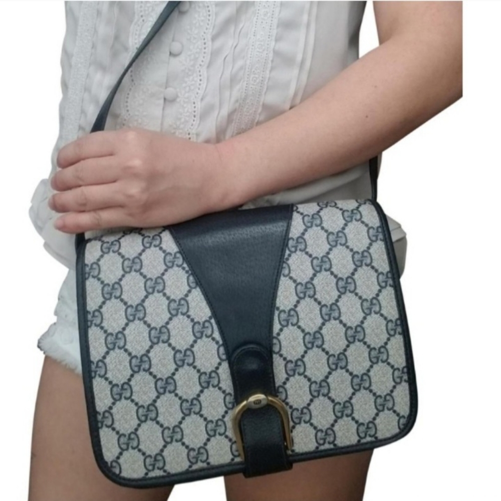 Authentic Vintage Gucci GG Monogram Supreme Horsebit Clutch Messenger Saddle Bag